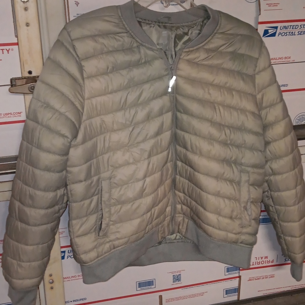 Hema Suze L Women's Light Gray Puffer Jacket (SKU 588)